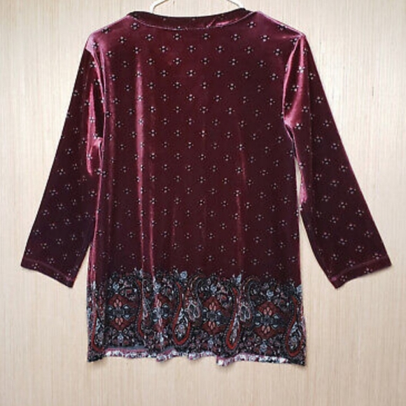 ➕️Croft & Barrow 💜 Velvet Long Sleeves Top - Picture 2 of 4